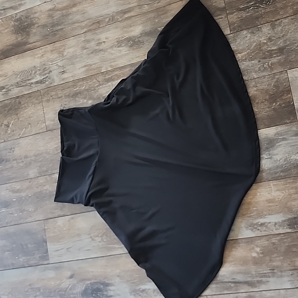 Black skirt with pockets